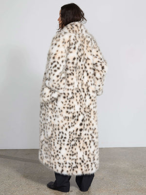 Luxurious MEOTINE faux fur coat in a stylish leopard print, featuring a cozy oversized fit and elegant long sleeves.