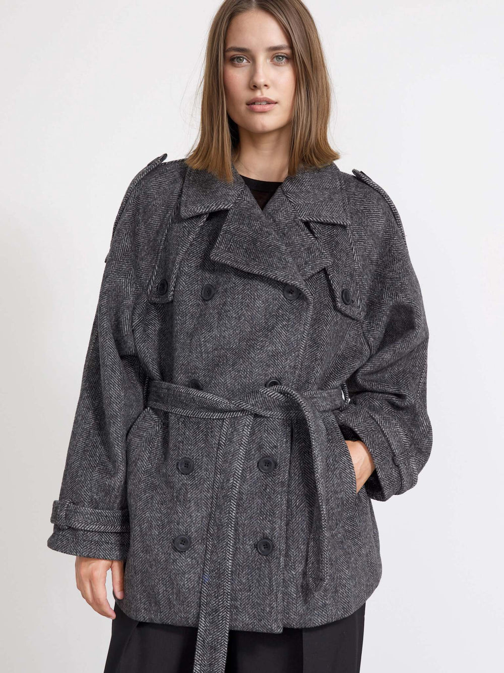 Stylish gray oversized coat with a belt, featuring a double-breasted design and wide lapels, perfect for a chic look by MEOTINE.